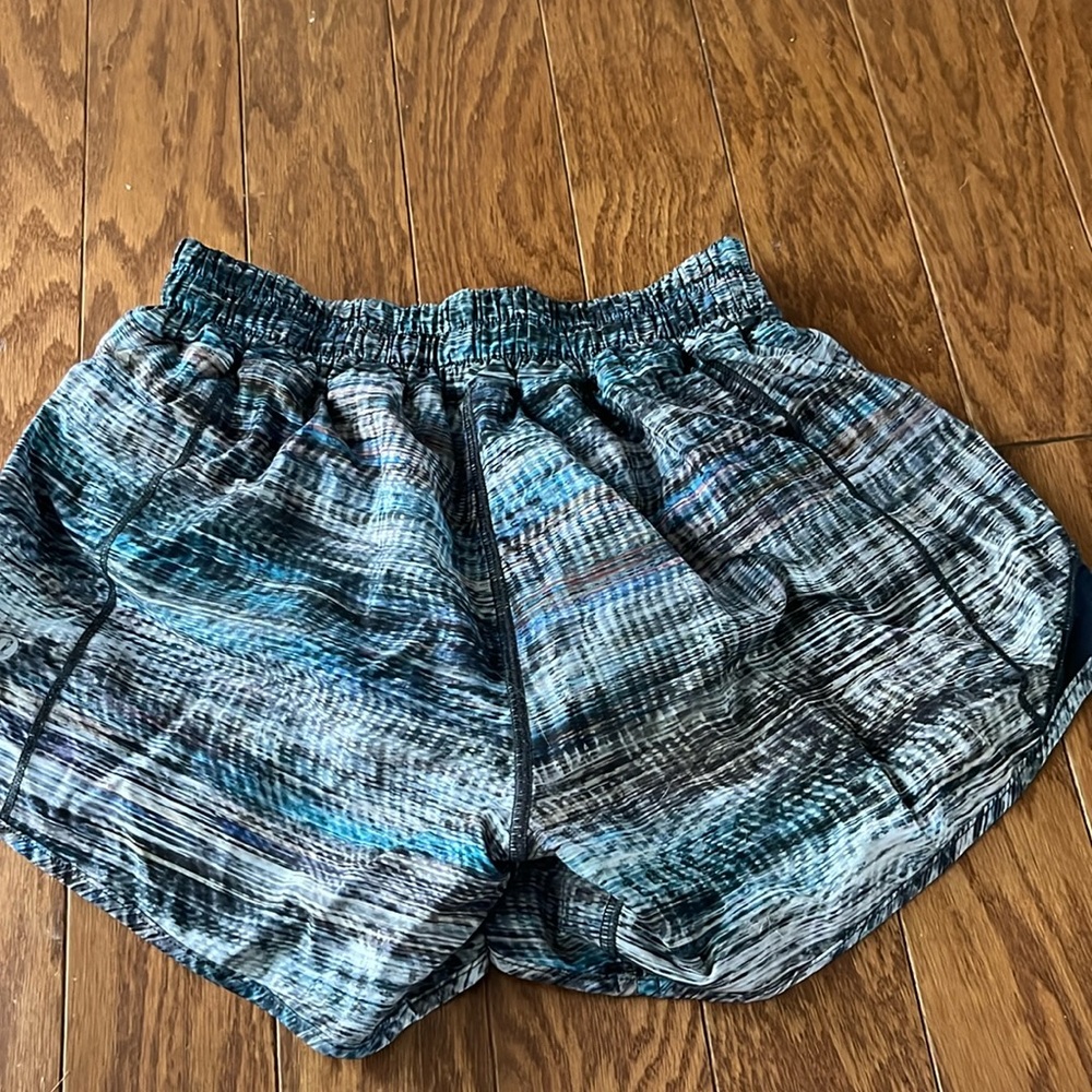 Lululemon 4 tall Hotty Hot Shorts